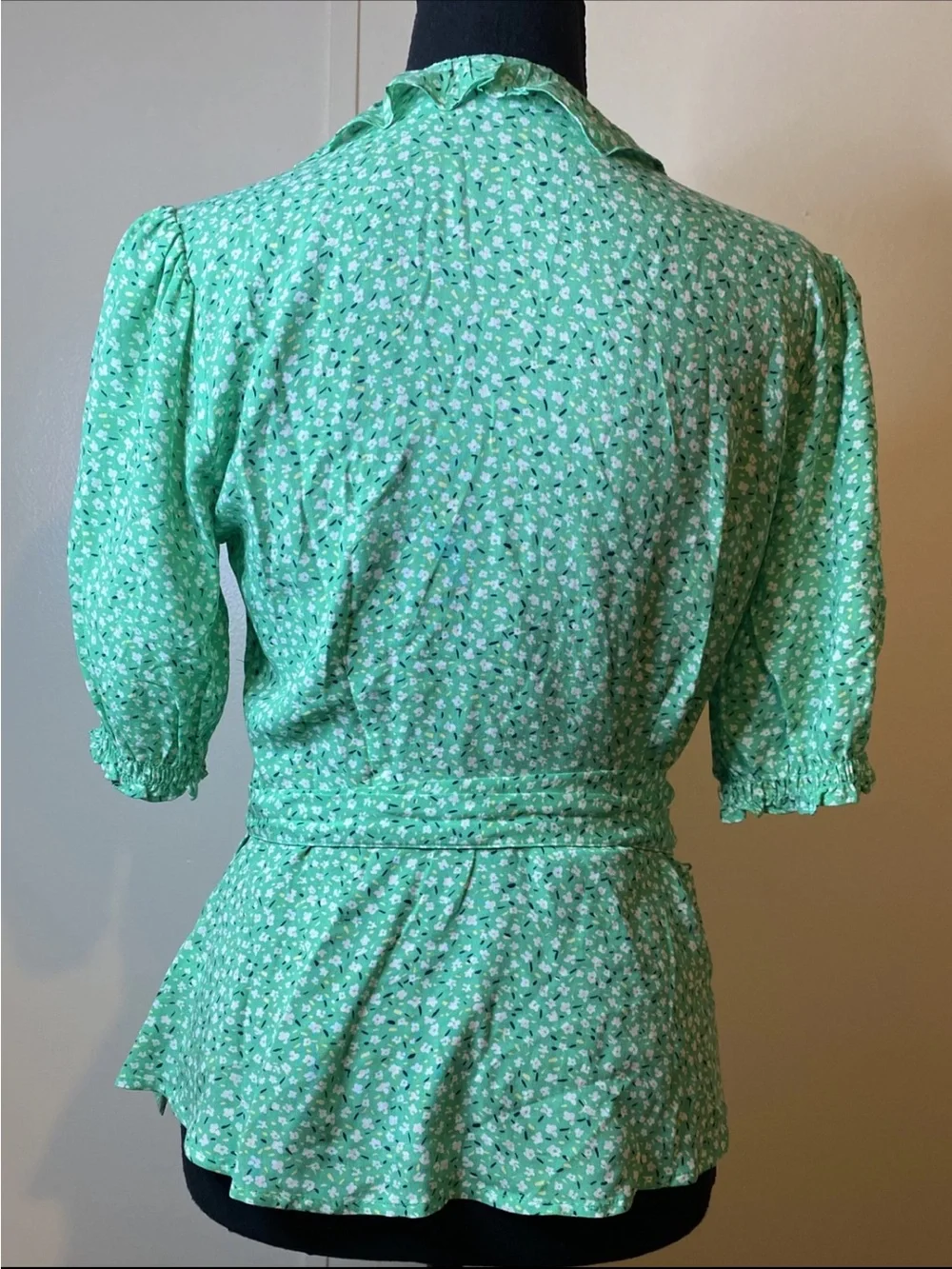 Old Navy Green Floral Micro Wrap Blouse with Belted Tie Waist V Plunge Large EUC